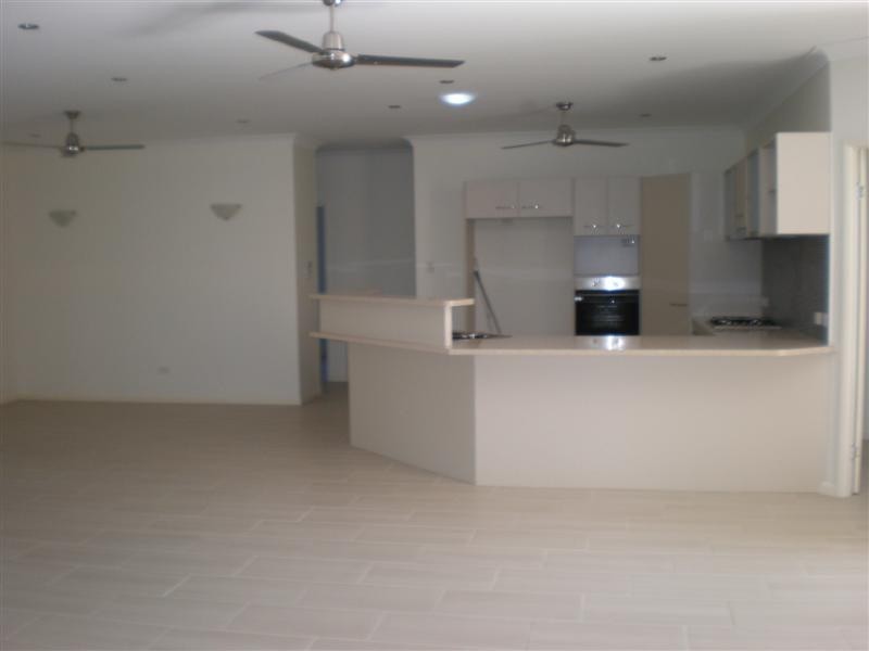 16 Shutehaven Circuit, Bushland Beach QLD 4818