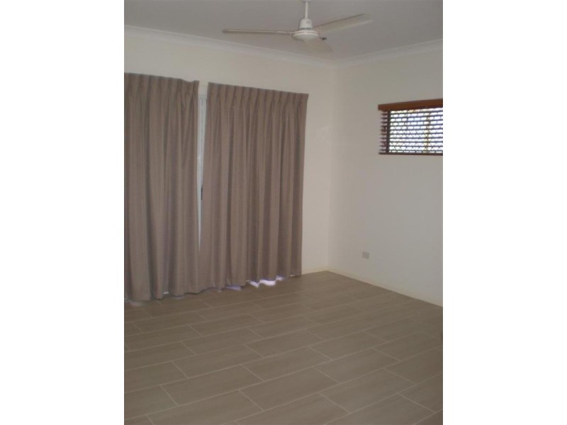 16 Shutehaven Circuit, Bushland Beach QLD 4818