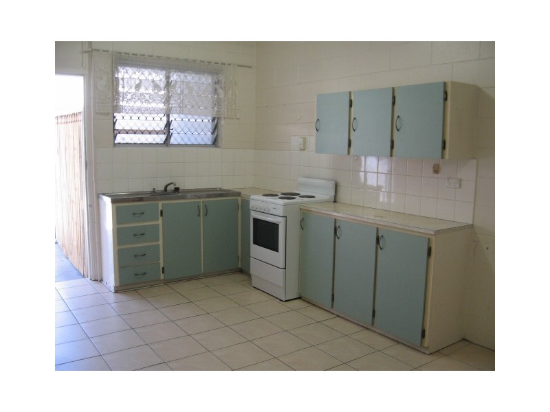 3/4 Campbell Street, Hermit Park QLD 4812