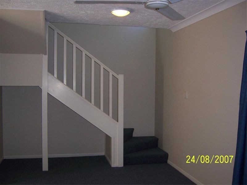 2/8 Gleeson Sreet, Hermit Park QLD 4812