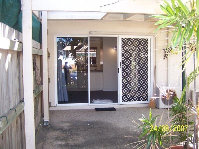 2/8 Gleeson Sreet, Hermit Park QLD 4812