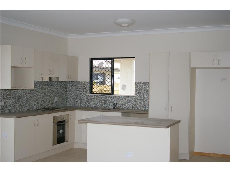 15 Sovereign Terrace FAIRFIELD WATERS, Idalia QLD 4811