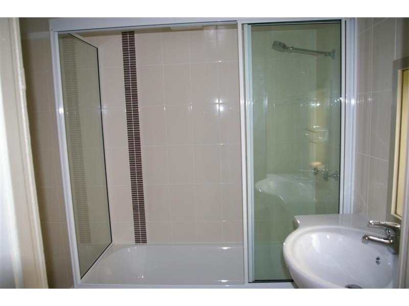 33 Perkins Street, South Townsville QLD 4810