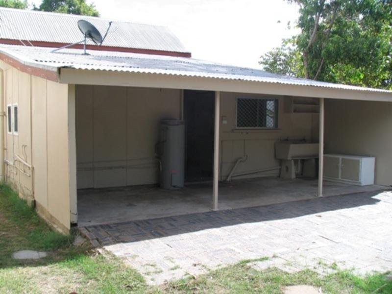 33 Perkins Street, South Townsville QLD 4810