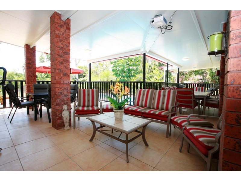 9 Bunya Street, Bushland Beach QLD 4818