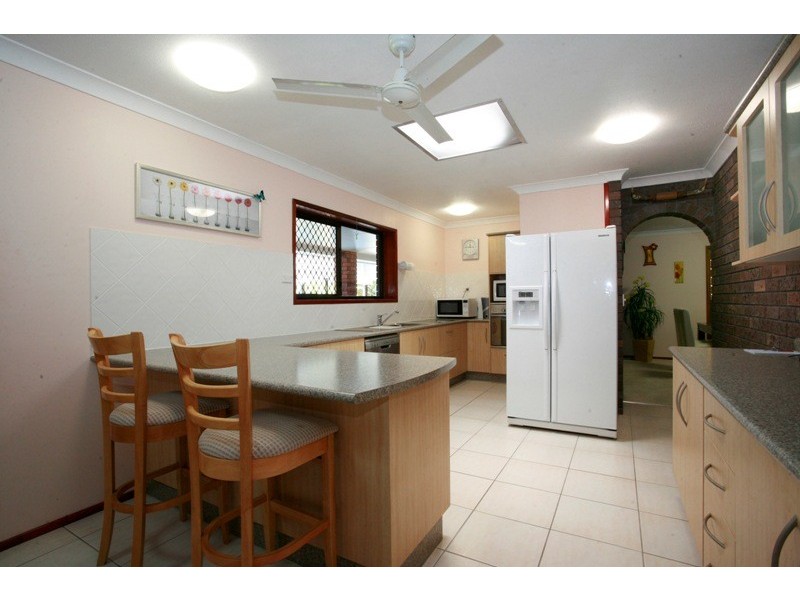 9 Bunya Street, Bushland Beach QLD 4818