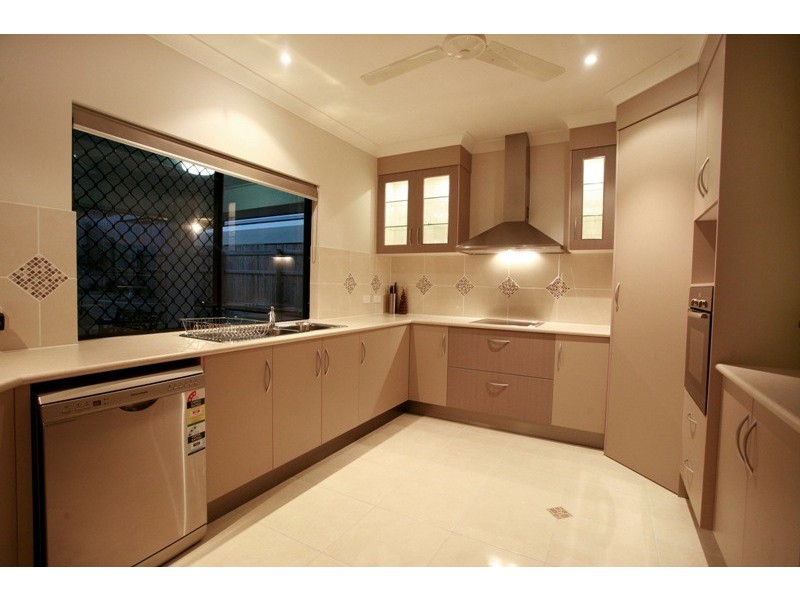 21 Knox Circuit, Mount Louisa QLD 4814