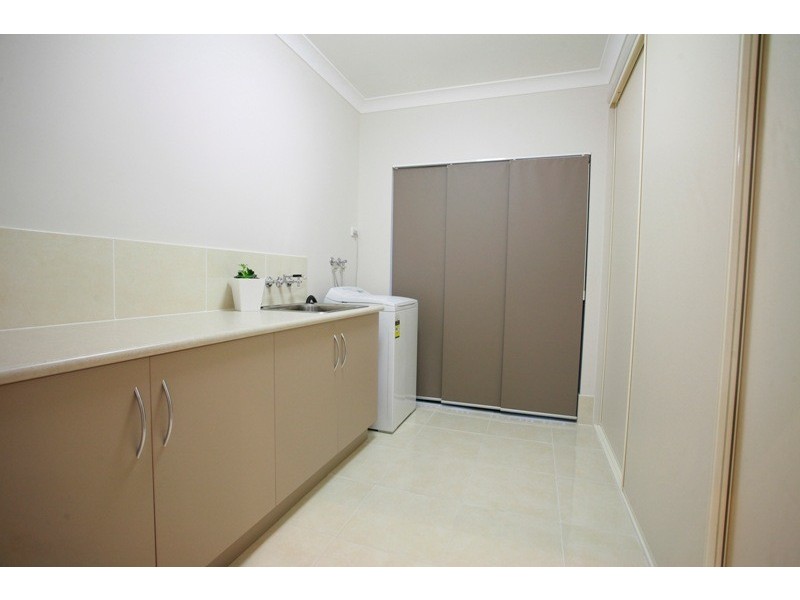 21 Knox Circuit, Mount Louisa QLD 4814