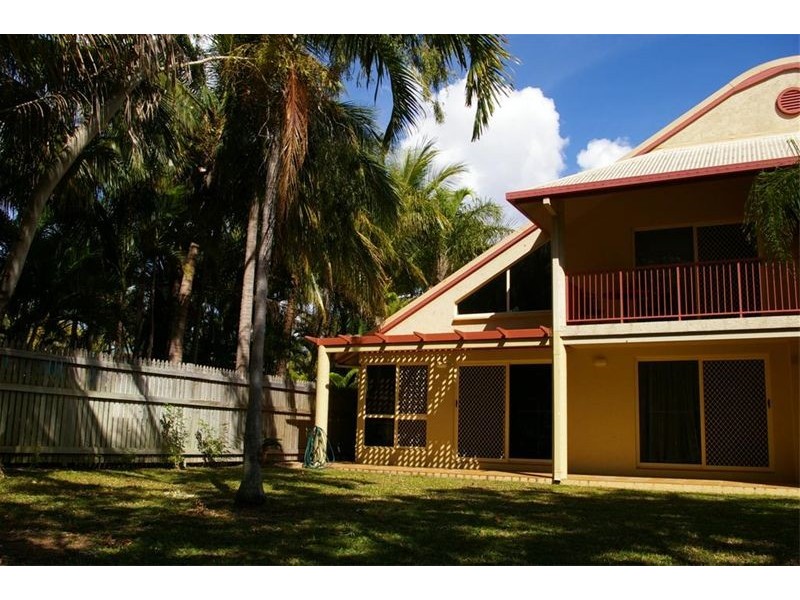 1/1 Livistonia Close, Bushland Beach QLD 4818