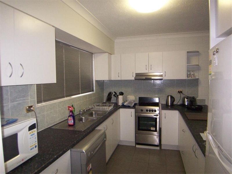 2/19 Second Avenue, Railway Estate QLD 4810