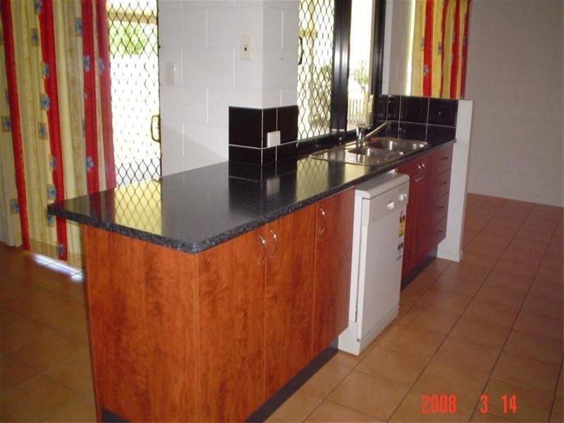 21 Saxby Street, Mount Louisa QLD 4814