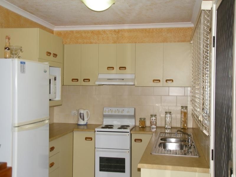 6 Samantha Street, Kelso QLD 4815