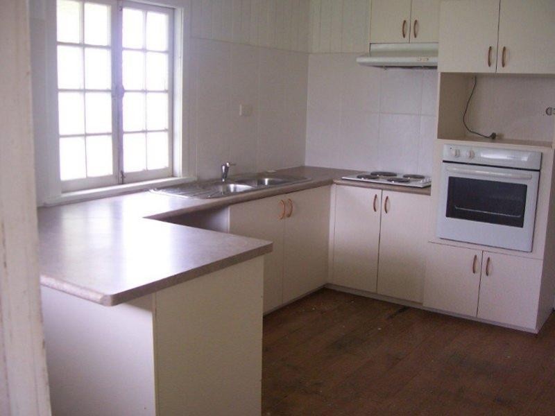 10 Latchford Street, Pimlico QLD 4812