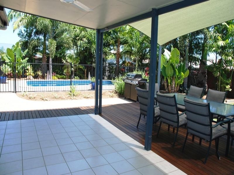 10 Buller Close, Mount Louisa QLD 4814