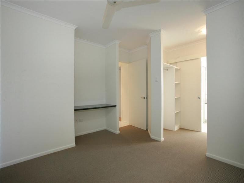 8 Sunrise Pocket FAIRFIELD WATERS, Idalia QLD 4811