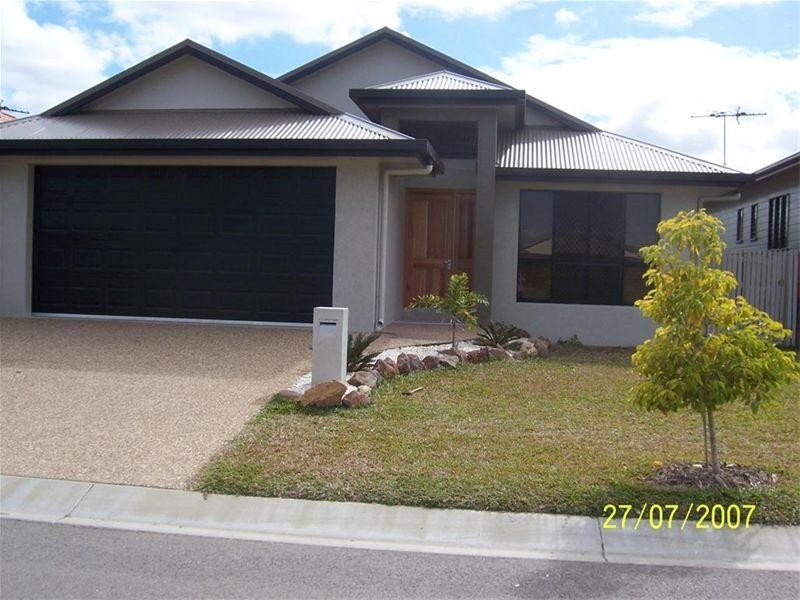 19 Sheerwater Parade, Douglas QLD 4814