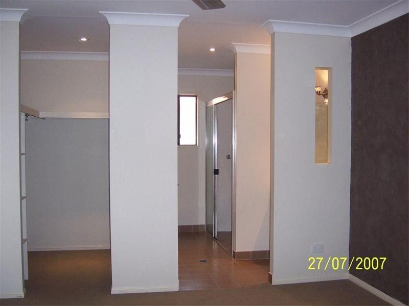 19 Sheerwater Parade, Douglas QLD 4814