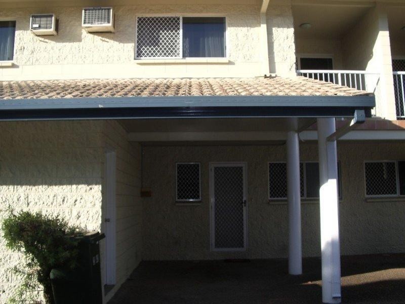 2/42 Cheyne Street, Pimlico QLD 4812