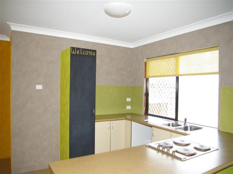 24 Kempton Chase, Burdell QLD 4818