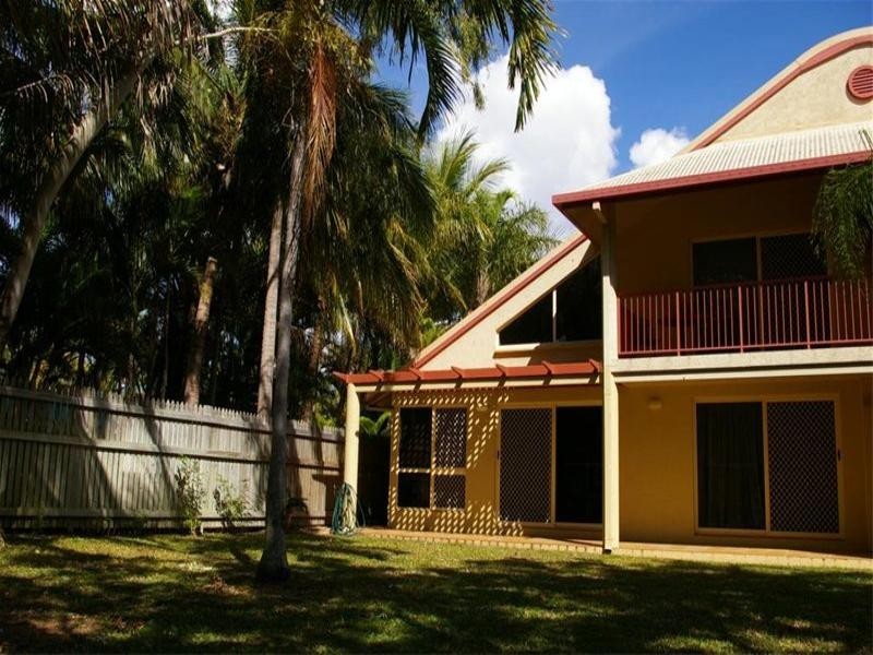 1/1 Livistonia Close, Bushland Beach QLD 4818