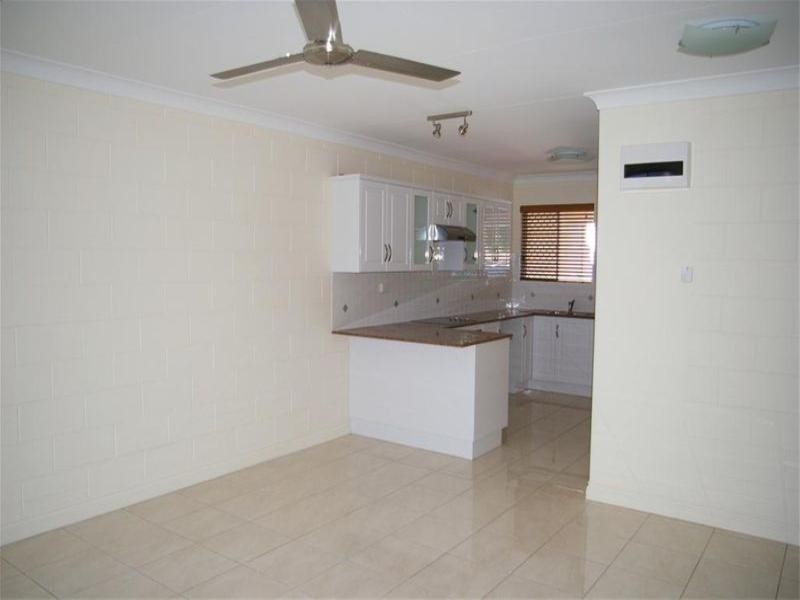 2/29 Princes Road, Hermit Park QLD 4812