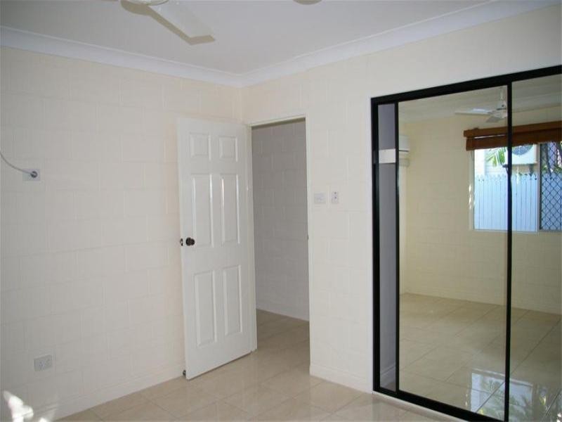 2/29 Princes Road, Hermit Park QLD 4812