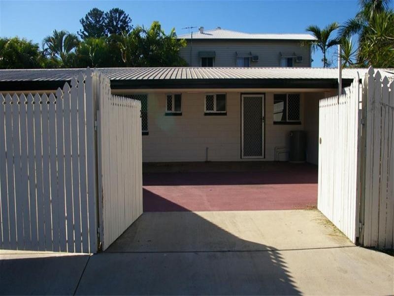 2/29 Princes Road, Hermit Park QLD 4812