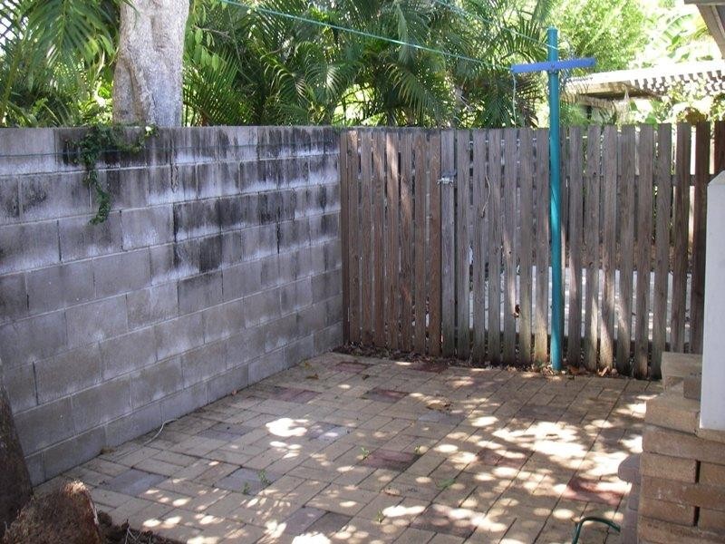 2/47 Ahearne Street, Hermit Park QLD 4812