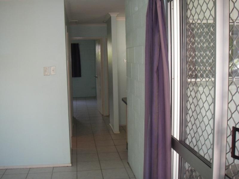 2/47 Ahearne Street, Hermit Park QLD 4812