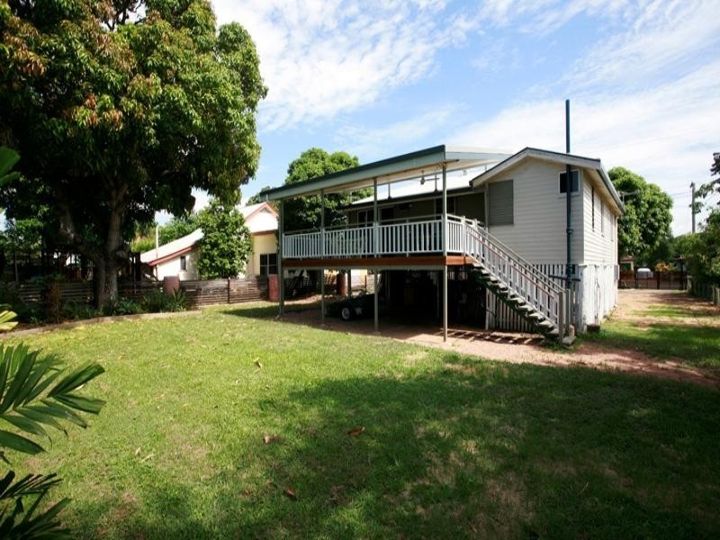 14 Hughes Street, Hermit Park QLD 4812