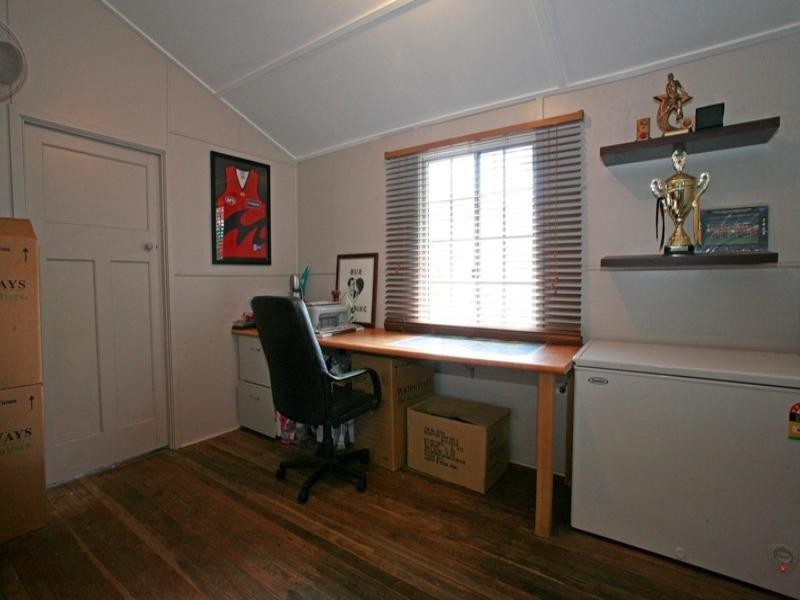 14 Hughes Street, Hermit Park QLD 4812