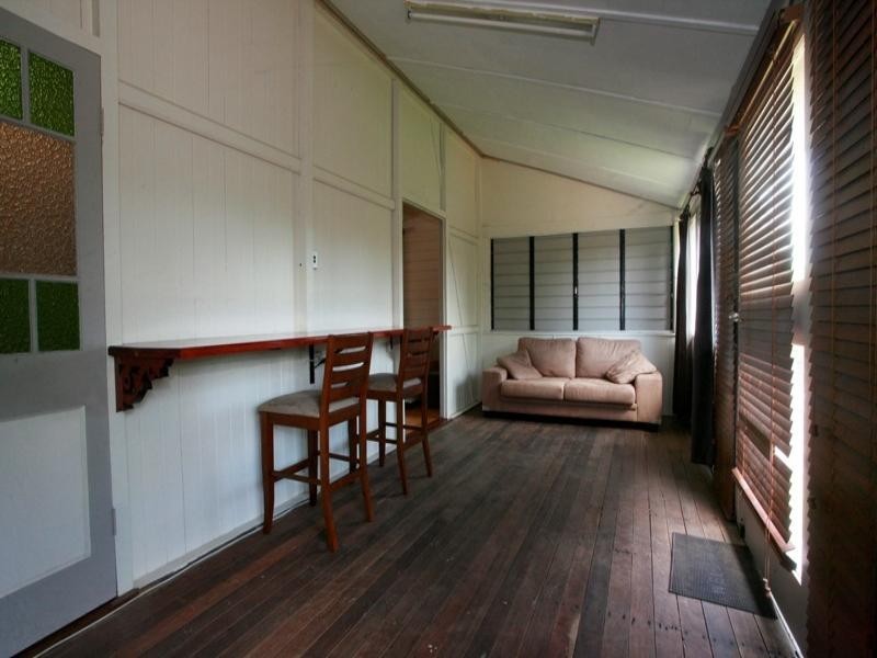 14 Hughes Street, Hermit Park QLD 4812