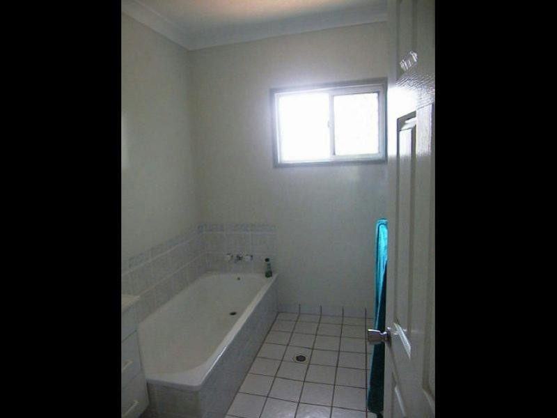 2/5 Mulligan Street, Mundingburra QLD 4812