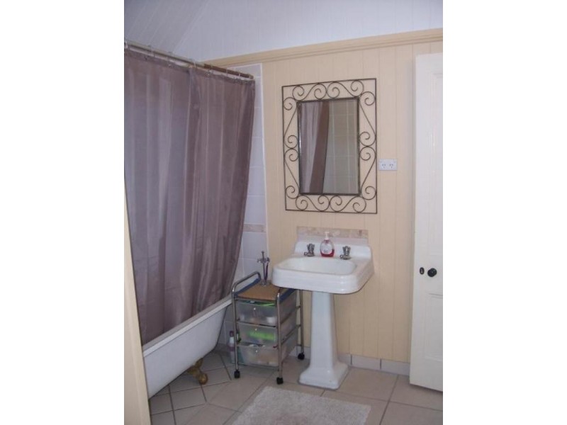 15 Ninth Avenue, Railway Estate QLD 4810