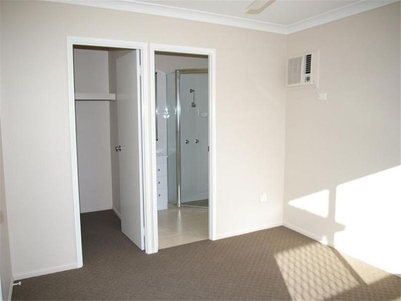 16 Eshelby Street, Bushland Beach QLD 4818