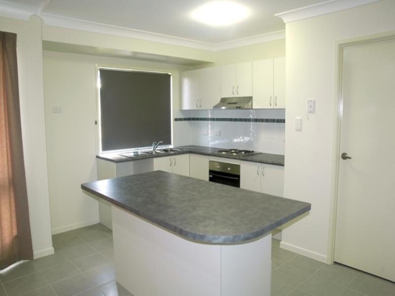 6 Limerick Way, Mount Low QLD 4818