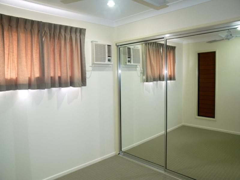 6 Limerick Way, Mount Low QLD 4818