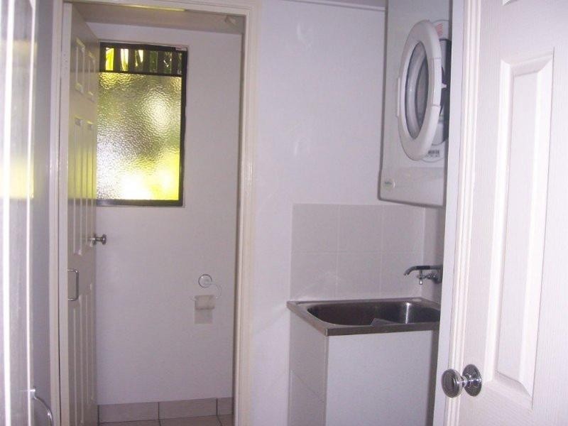 2/106 Eyre Street, North Ward QLD 4810