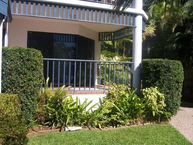 2/106 Eyre Street, North Ward QLD 4810