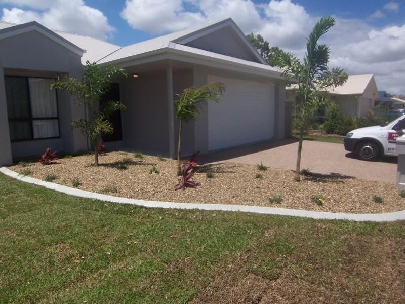 10 Seabrook Circuit, Bushland Beach QLD 4818
