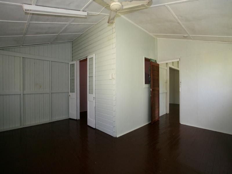 15 Keenan Street, Oonoonba QLD 4811