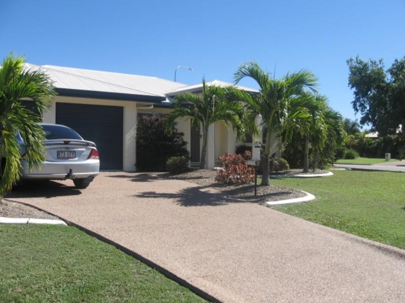 33 Lomond Street, Kirwan QLD 4817