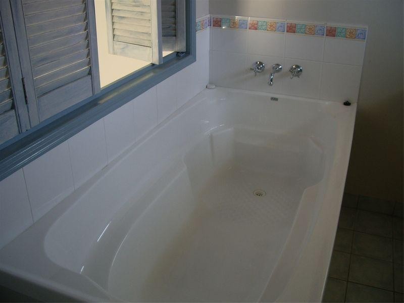 33 Lomond Street, Kirwan QLD 4817