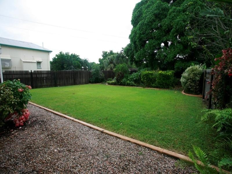 68 Ackers Street, Hermit Park QLD 4812