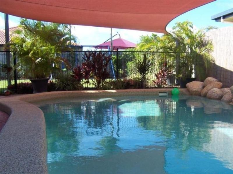 12 Squires Crescent, Kirwan QLD 4817