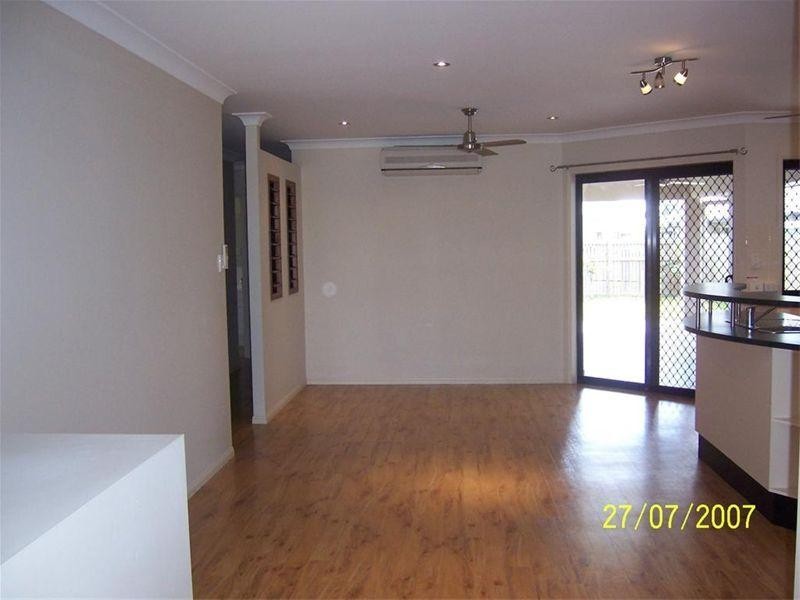 19 Sheerwater Parade, Douglas QLD 4814