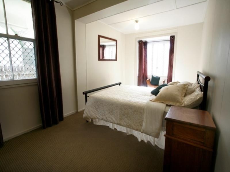 4 Leigh Street, Townsville QLD 4810