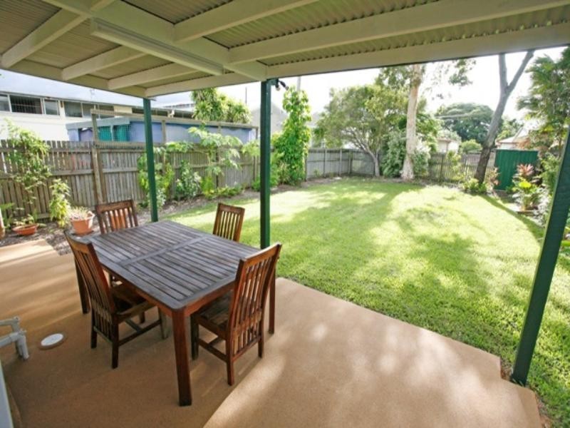 4 Leigh Street, Townsville QLD 4810