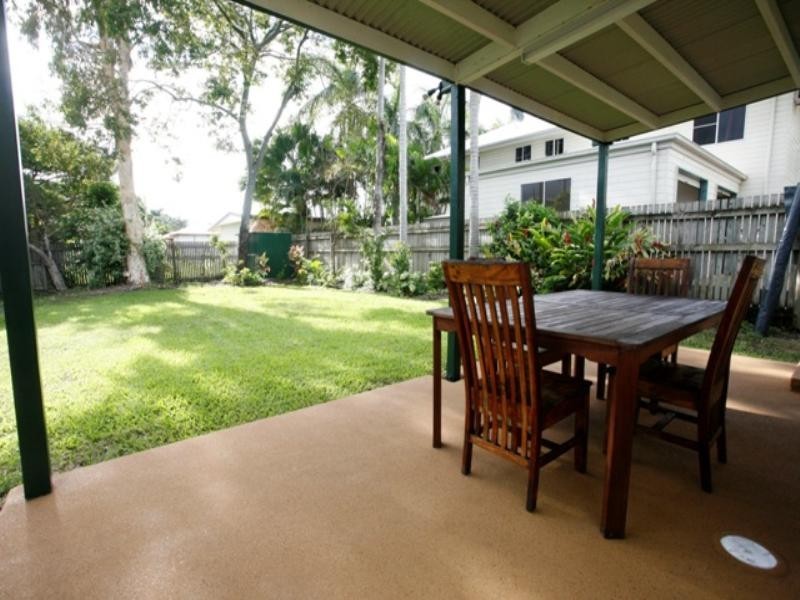 4 Leigh Street, Townsville QLD 4810