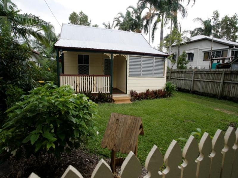 4 Leigh Street, Townsville QLD 4810